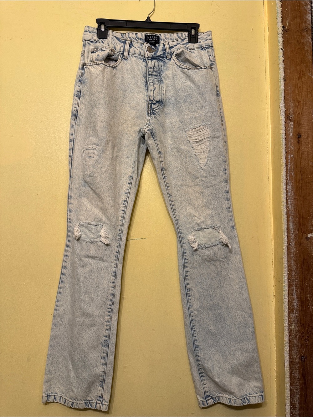 Boohoo Light Wash Distressed Men’s Bootcut Jeans